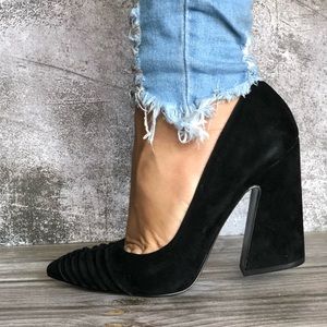 Nine West suede black pumps